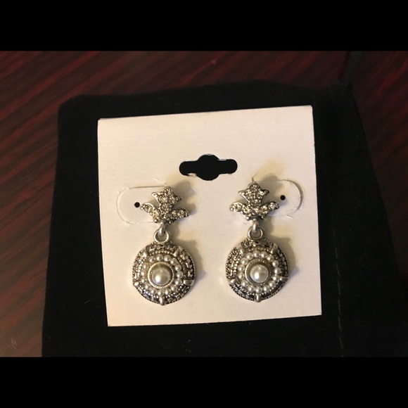 Beautiful Crystal & Pearl Deco Medallion Earrings! - Picture 3 of 5